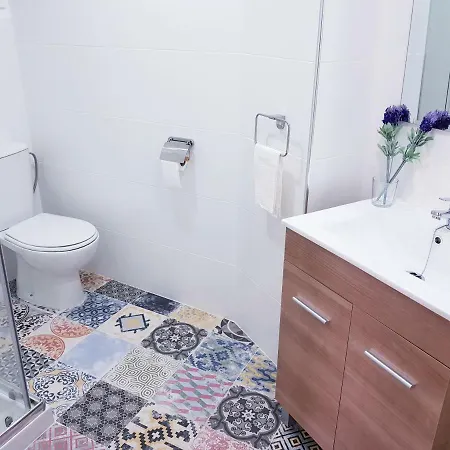 Mercado De Ruzafa. Centro-wifi Valensiya