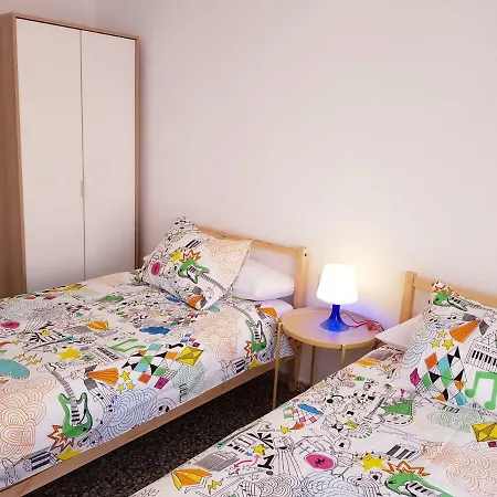 Mercado De Ruzafa. Centro-wifi Valensiya